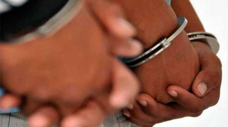 esposados Asegura PGJE a un sujeto con drogas en Villa Alberto Alvarado Arámburo