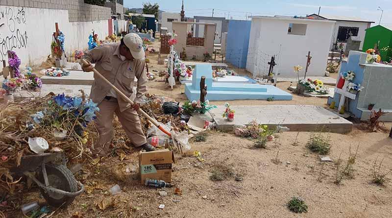 Trabaja servicios públicos en limpieza de panteones municipales Trabaja servicios públicos en limpieza de panteones municipales