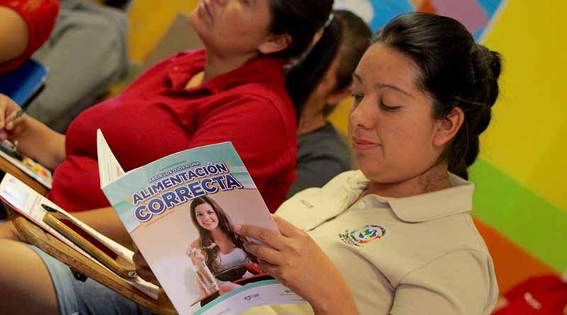 Entrega sistema estatal DIF libros sobre orientación alimentaria Entrega sistema estatal DIF libros sobre orientación alimentaria