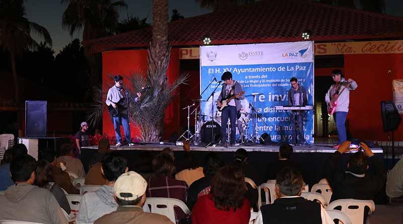 Familias paceñas disfrutaron el evento de Luna Mágica Familias paceñas disfrutaron el evento de Luna Mágica