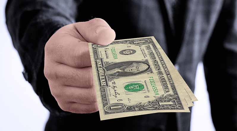 Se vende dólar en promedio a 18.87 pesos en el aeropuerto capitalino Se vende dólar en promedio a 18.87 pesos en el aeropuerto capitalino