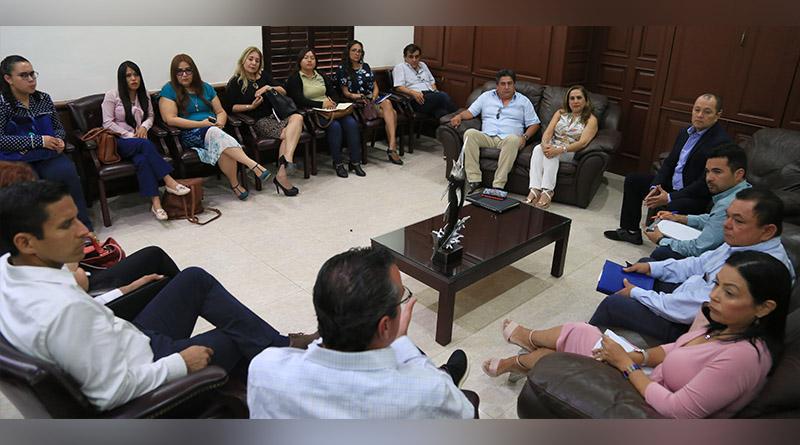 Recibe 1er. regidor en funciones de presidente municipal a mesa directiva de Notarios Públicos Recibe 1er. Regidor en funciones de presidente municipal a mesa directiva de Notarios Públicos