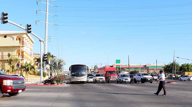 Atiende Tránsito Municipal, problemas de congestión vehicular durante horas pico CSL Atiende Tránsito Municipal, problemas de congestión vehicular durante horas pico CSL