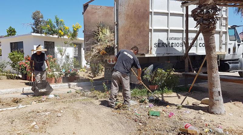 Rehabilita Servicios Públicos, panteones del municipio previo al 10 de Mayo Rehabilita Servicios Públicos, panteones del municipio previo al 10 de Mayo