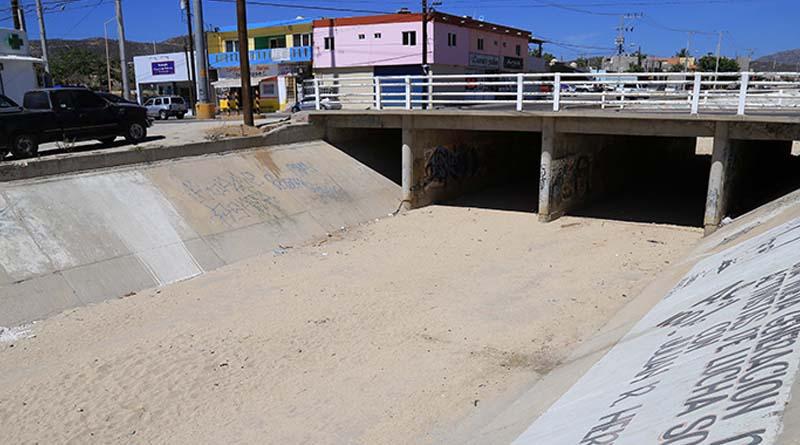 Supervisan autoridades del Ayuntamiento de Los Cabos, Condiciones de canales pluviales Supervisan autoridades del Ayuntamiento de Los Cabos, Condiciones de canales pluviales