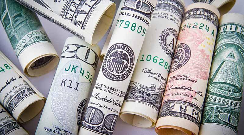 Dólar promedia a 19.05 pesos a la venta en el aeropuerto capitalino Dólar promedia a 19.05 pesos a la venta en el aeropuerto capitalino