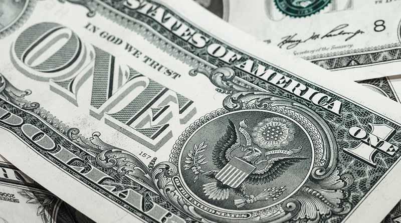 Dólar inicia la semana en 19.30 pesos en terminal aérea capitalina Dólar inicia la semana en 19.30 pesos en terminal aérea capitalina