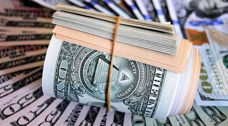 Casas de cambio venden dólar a 19.35 pesos en el aeropuerto capitalino Casas de cambio venden dólar a 19.35 pesos en el aeropuerto capitalino