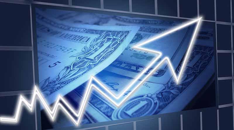 Dólar promedia a 18.92 pesos a la venta en el aeropuerto capitalino Dólar promedia a 18.92 pesos a la venta en el aeropuerto capitalino