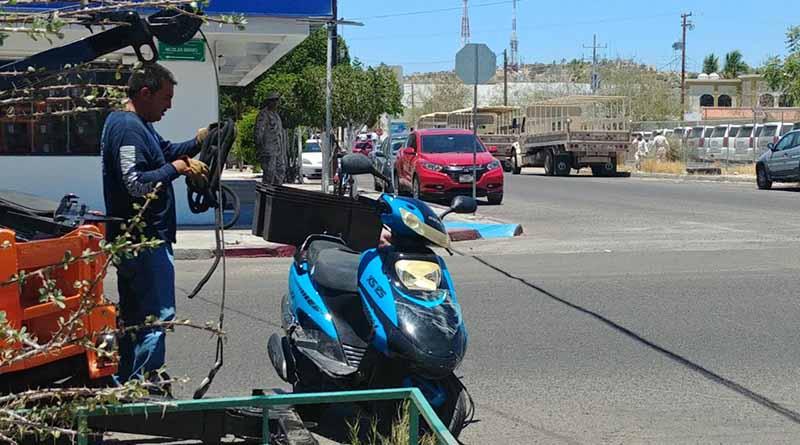 motociclistaatropellado Motociclista sufre lesiones graves al ser atropellado por camión de la SEDENA