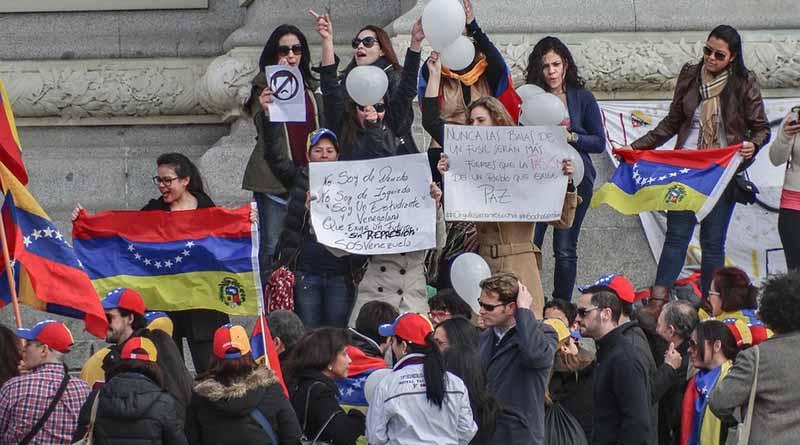 Pronostican emigración de cuatro millones de venezolanos tras comicios Pronostican emigración de cuatro millones de venezolanos tras comicios