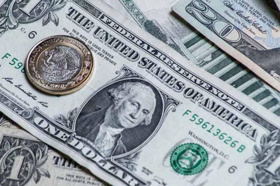 dolar Dólar cierra con avance, se vende hasta en $20.96 en bancos