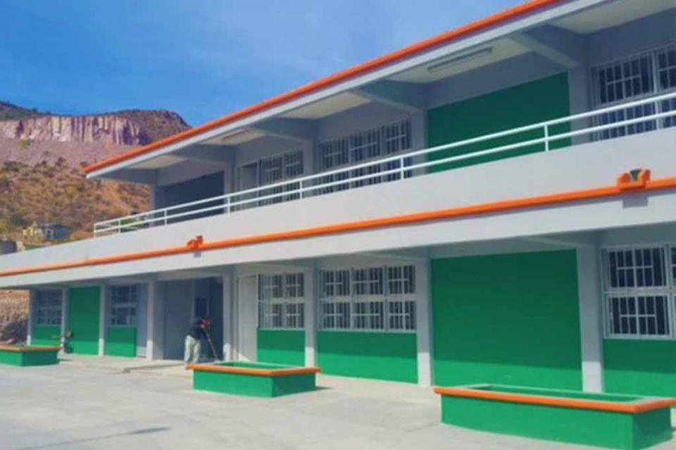 Se construyen ocho aulas didácticas en los planteles de La Paz y Los Cabos Se construyen ocho aulas didácticas en los planteles de La Paz y Los Cabos
