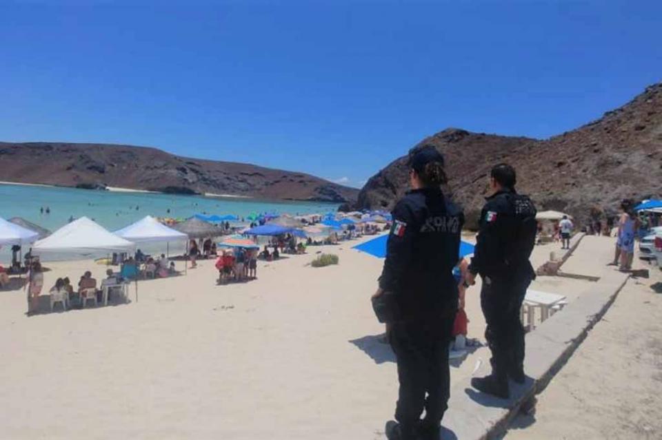 REFUERZAN Refuerza PEP vigilancia en escuelas y playas de La Paz