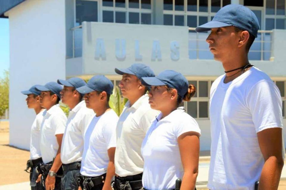 Policía Estatal y Policía Penitenciara tendrán más y mejores oportunidades para su profesionalización Policía Estatal y Policía Penitenciara tendrán más y mejores oportunidades para su profesionalización