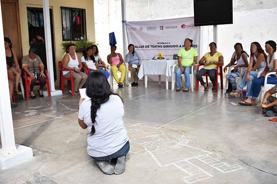 Concluyen Taller de Teatro Mujeres internas en el CERESO de La Paz Concluyen Taller de Teatro Mujeres internas en el CERESO de La Paz