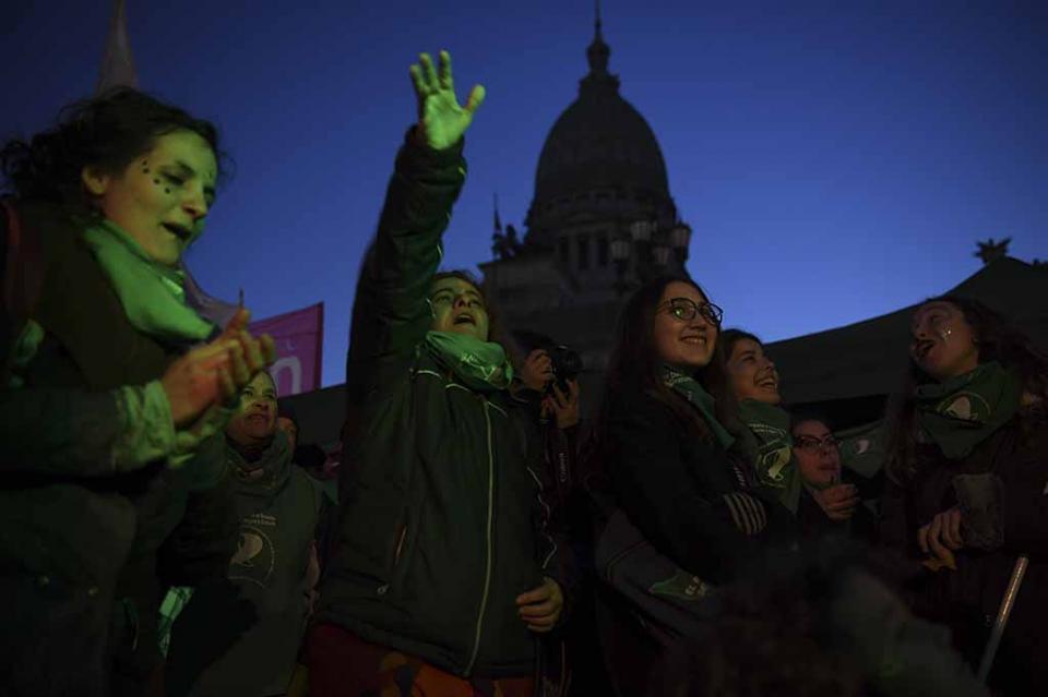 ARGENTINA-ABORTION-BILL-SUPPORTERS-DEMO Se multiplican violencia y posiciones extremas contra aborto en Argentina