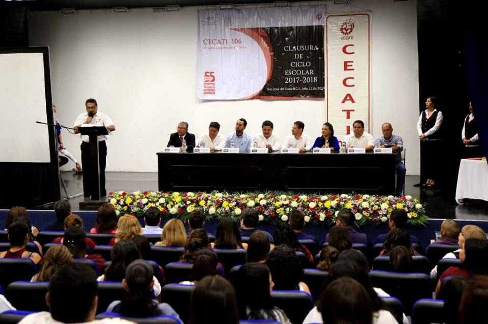 cecati Reconoce Gobierno Municipal a egresados del CECATI 106 Generación 2017-2018