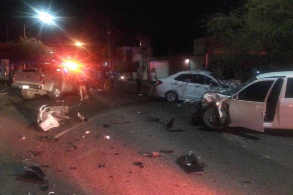 choqueautos En La Paz, resultan varias personas lesionadas en aparatoso choque de autos