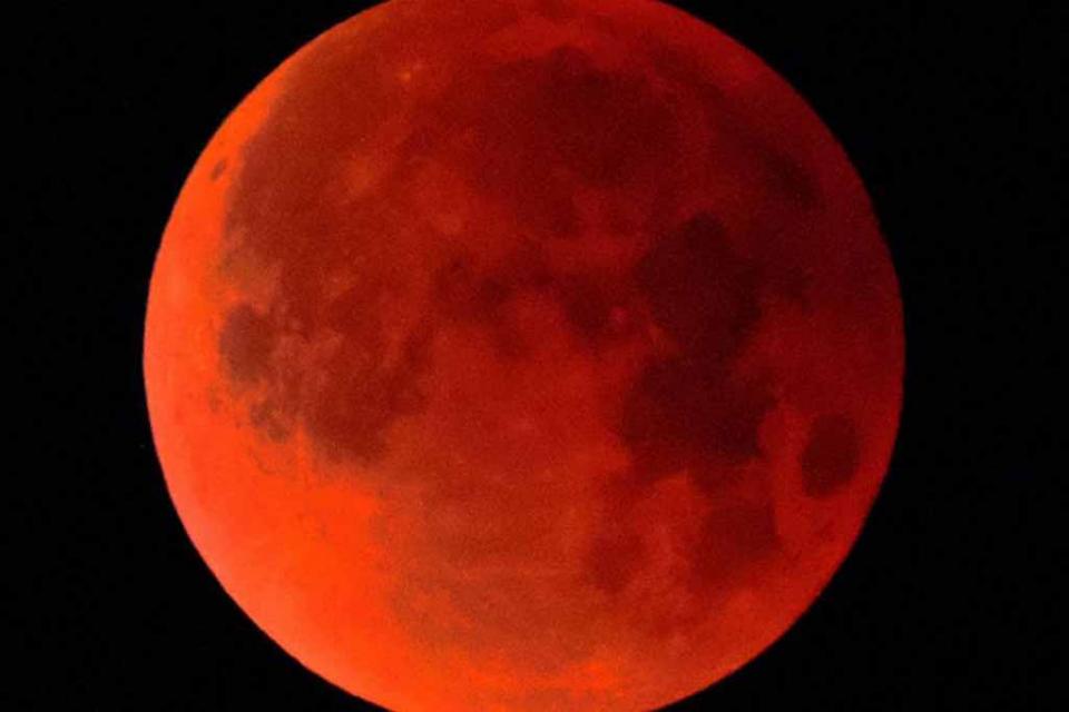 eclipsedeluna ¿Por qué el eclipse total de Luna de mañana es el más largo del siglo?