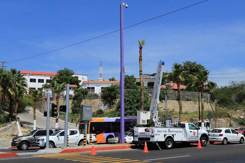 semaforizacion Semaforización integral y señalética oficial, la inversión más importante en Los Cabos