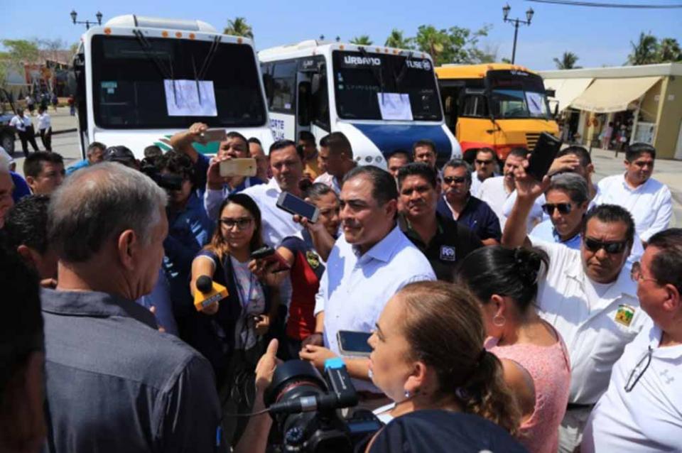 transportepublico Atiende alcalde de Los Cabos a concesionarios del transporte público