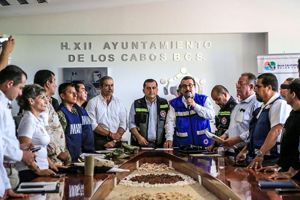 De manera preventiva, sesiona Consejo Municipal de Protección Civil por el paso de John en Los Cabos De manera preventiva, sesiona Consejo Municipal de Protección Civil por el paso de John en Los Cabos