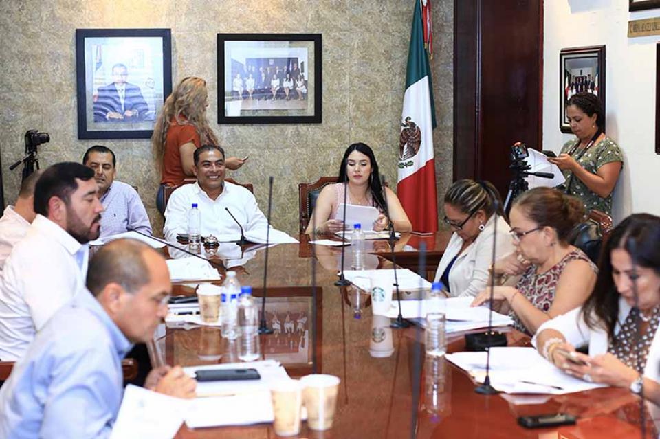 Aprueba cabildo, presentación del 3er. Informe de Gobierno en La Plaza Pública tte. Antonio Mijares Aprueba cabildo, presentación del 3er. Informe de Gobierno en La Plaza Pública tte. Antonio Mijares