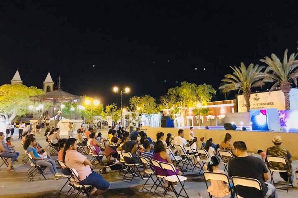 Gobierno de Los Cabos promueve programas culturales en las plazas y comunidades de Los Cabos Gobierno de Los Cabos promueve programas culturales en las plazas y comunidades de Los Cabos