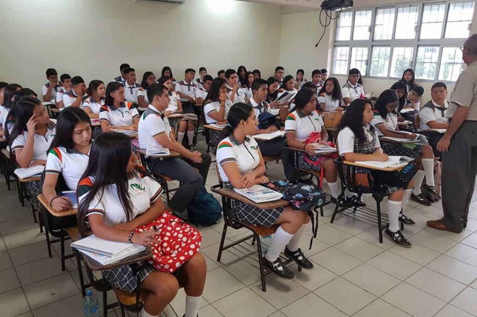 Ofrece CECYTE educación de calidad a más de 9 mil alumnos de bachillerato Ofrece CECYTE educación de calidad a más de 9 mil alumnos de bachillerato