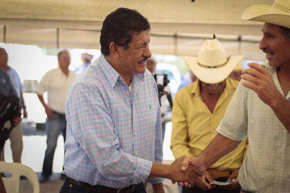 Alcalde de La Paz inauguró pozo de agua en Las Pocitas Alcalde de La Paz inauguró pozo de agua en Las Pocitas