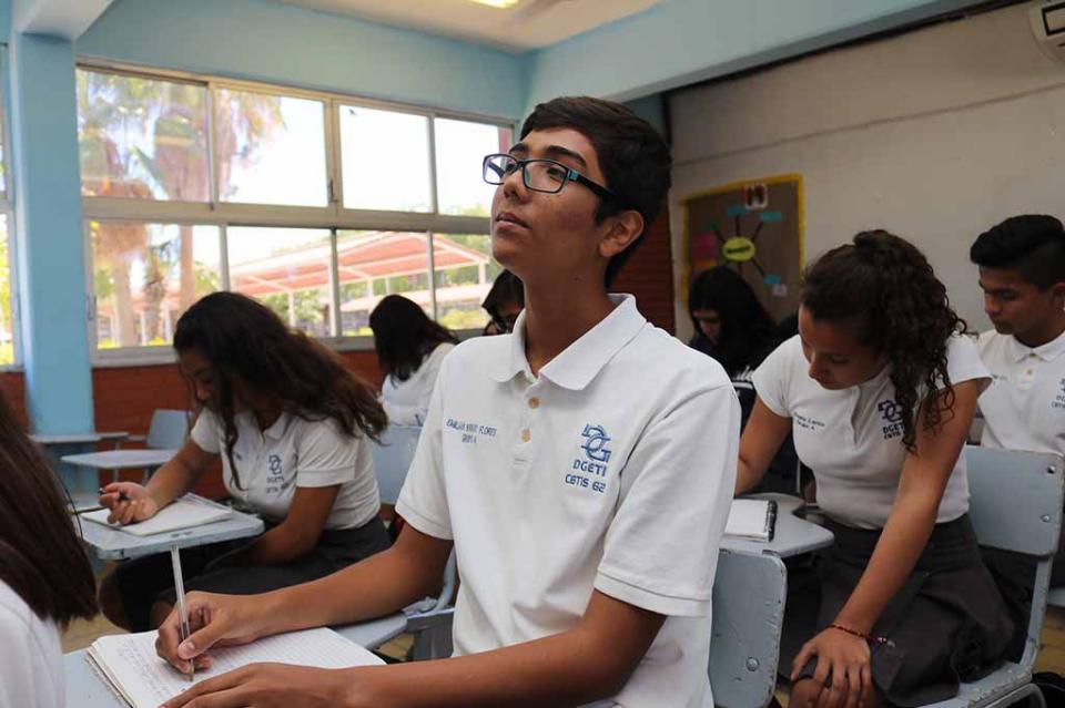 Gestiona Gobierno Estatal mil horas-clase más para preparatorias de BCS: SEP Gestiona Gobierno Estatal mil horas-clase más para preparatorias de BCS: SEP