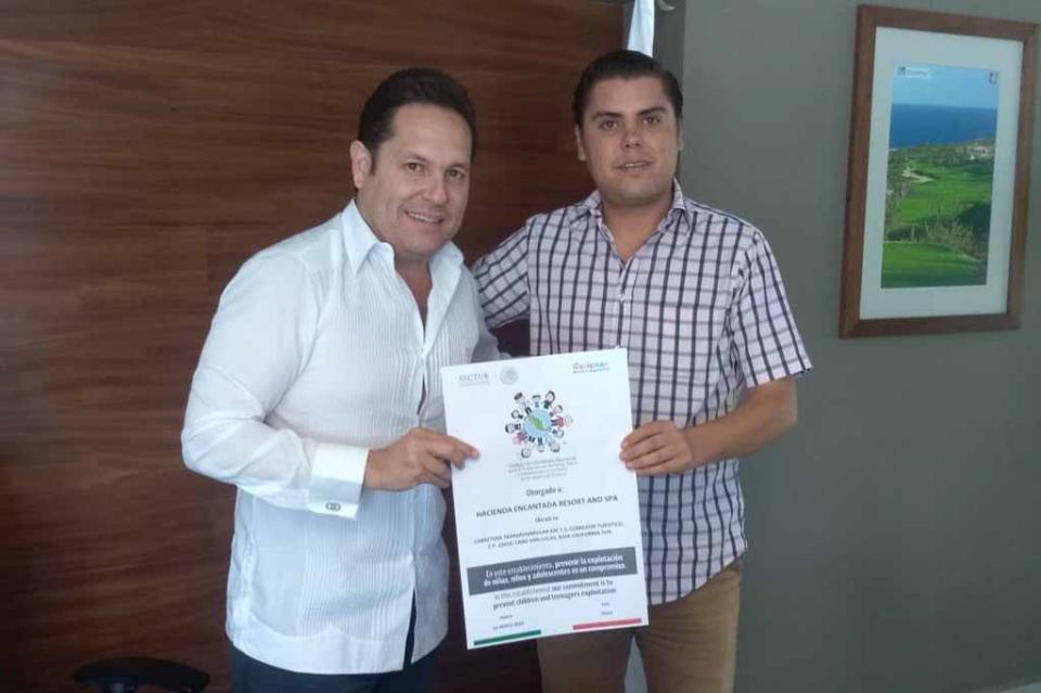 Entrega SETUES distintivo de Código de Conducta Nacional en Los Cabos Entrega SETUES distintivo de Código de Conducta Nacional en Los Cabos