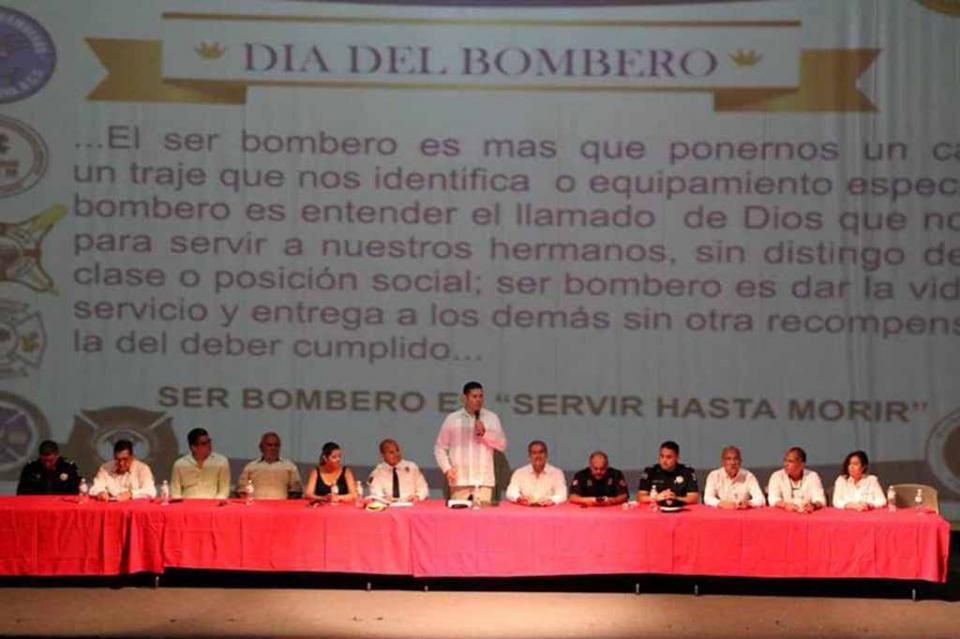 Sociedad y gobierno debemos apoyar a los Bomberos Sociedad y gobierno debemos apoyar a los Bomberos