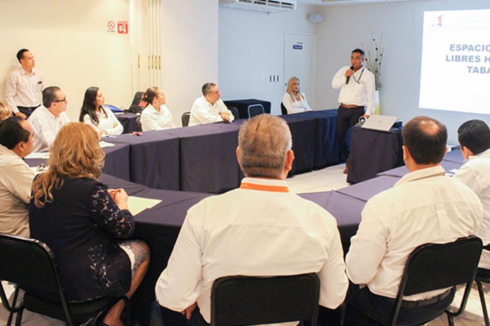 Salud sensibiliza a su personal sobre espacios libres de humo de Tabaco Salud sensibiliza a su personal sobre espacios libres de humo de Tabaco