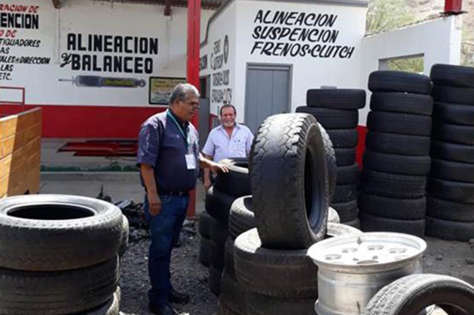 Salud realiza inspecciones en llanteras para eliminar criaderos de mosco Salud realiza inspecciones en llanteras para eliminar criaderos de mosco