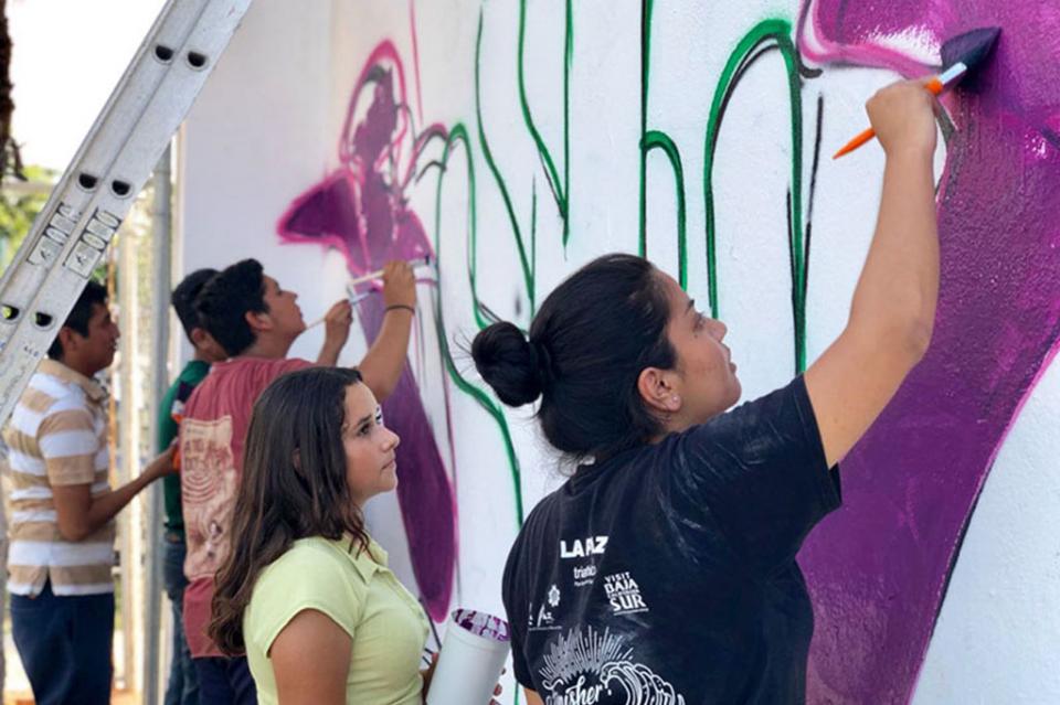Jóvenes recuperan espacios públicos para prevenir la violencia contra las mujeres Jóvenes recuperan espacios públicos para prevenir la violencia contra las mujeres