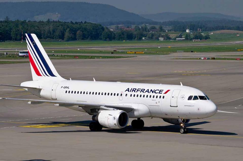 Sindicatos de Air France amenazan con oleada de huelgas Sindicatos de Air France amenazan con oleada de huelgas