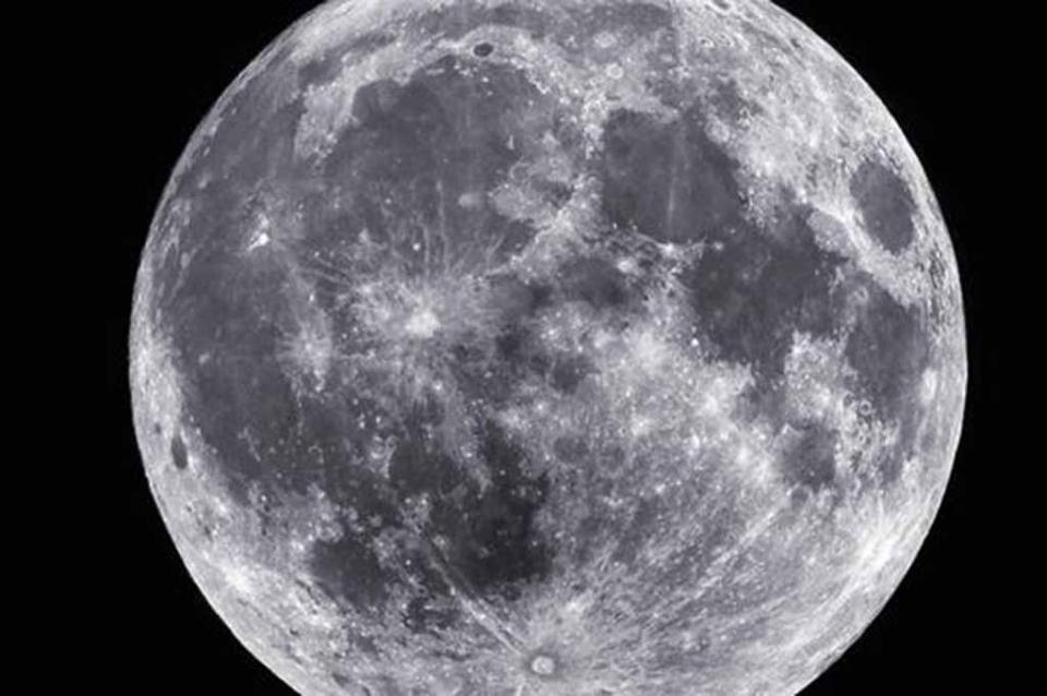 luna NASA confirma existencia de hielo en polos de la Luna