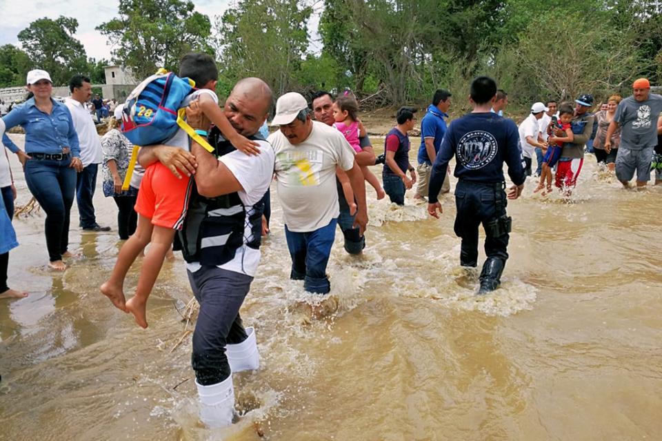 Los Cabos cuenta con un sistema de Protección Civil preparado para atender el llamado de la ciudadanía Los Cabos cuenta con un sistema de Protección Civil preparado para atender el llamado de la ciudadanía