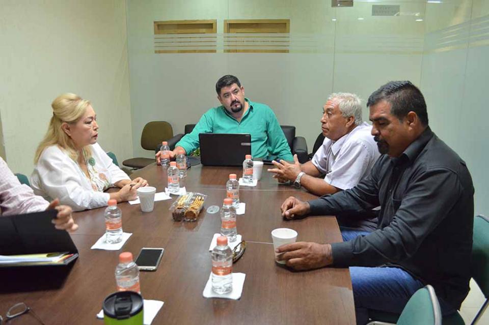 Dialoga Diputada Anita Beltrán con la Alianza de Pastores Cristianos de BCS Dialoga Diputada Anita Beltrán con la Alianza de Pastores Cristianos de BCS