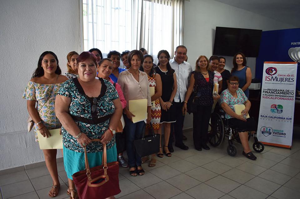 Continúa entrega de apoyos a emprendedoras sudcalifornanas Continúa entrega de apoyos a emprendedoras sudcalifornanas
