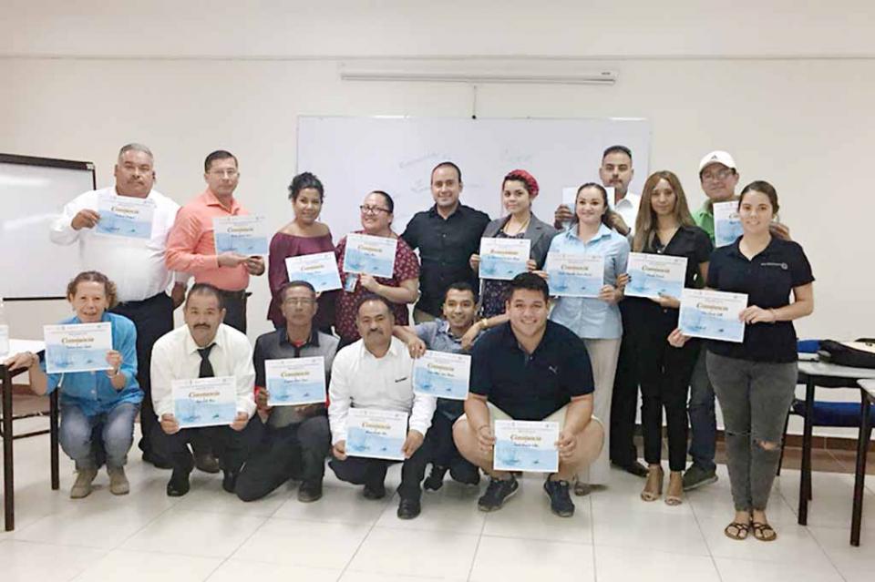 Se profesionaliza sector turístico de La Paz Se profesionaliza sector turístico de La Paz