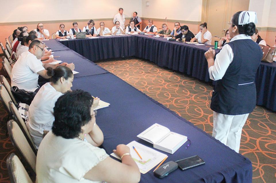 Salud capacita a personal de enfermería en acciones del programa de vacunación Salud capacita a personal de enfermería en acciones del programa de Vacunación
