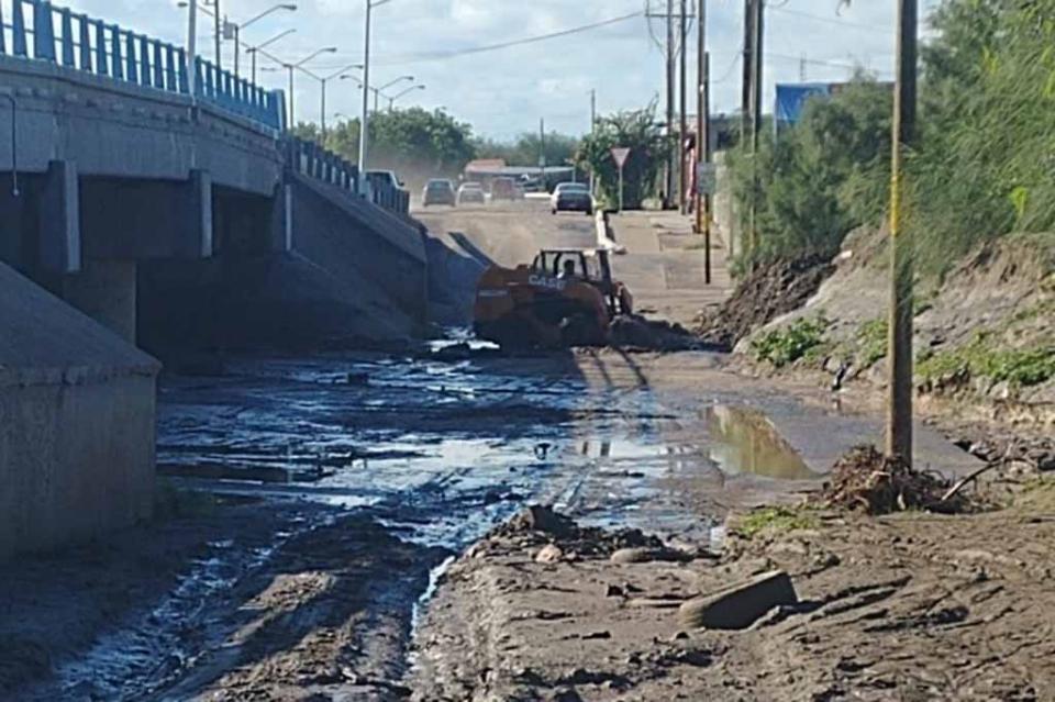caosviallluvias Fuertes lluvias de fin de semana, ocasionan caos vial en La Paz