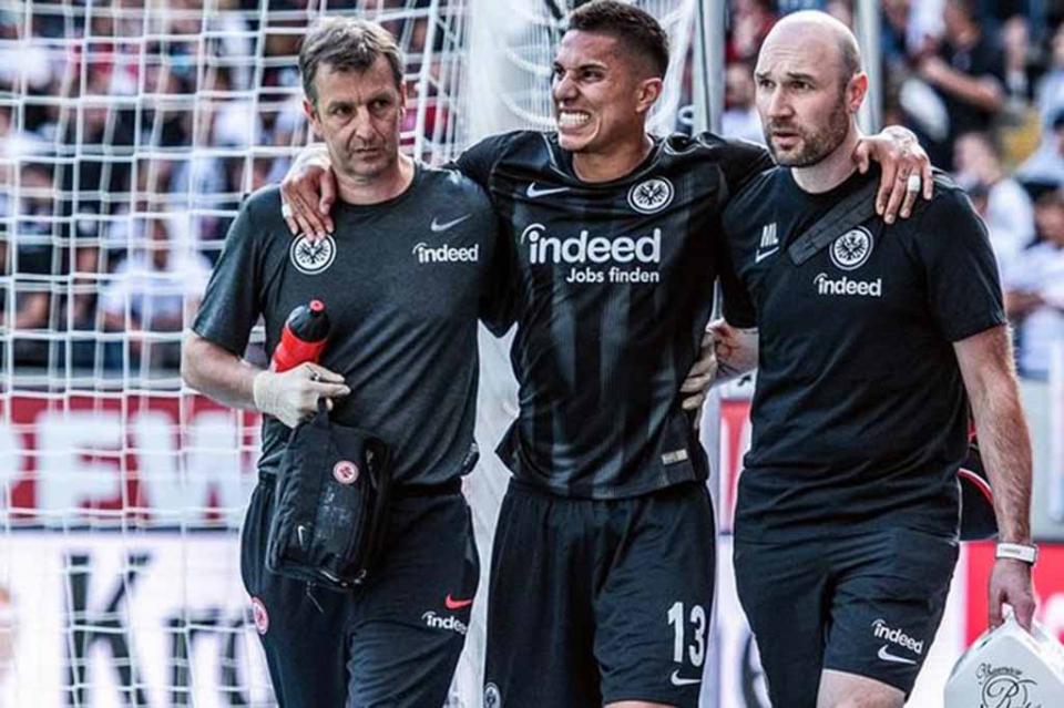carlossalcedo Carlos Salcedo se lesiona y es duda para jugar con el “Tri”