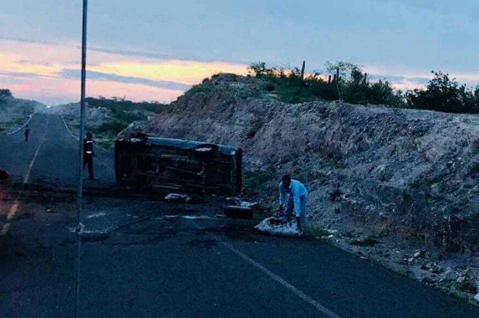 choquevaca Vehículo choca contra una vaca en tramo Constitución-La Paz
