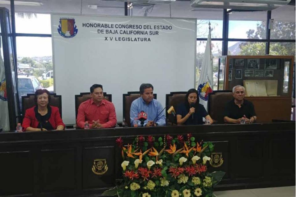 congresoausteridad Hasta 7.5 mdp ahorrarán diputados de la coalición Morena-PT-PES e Independientes