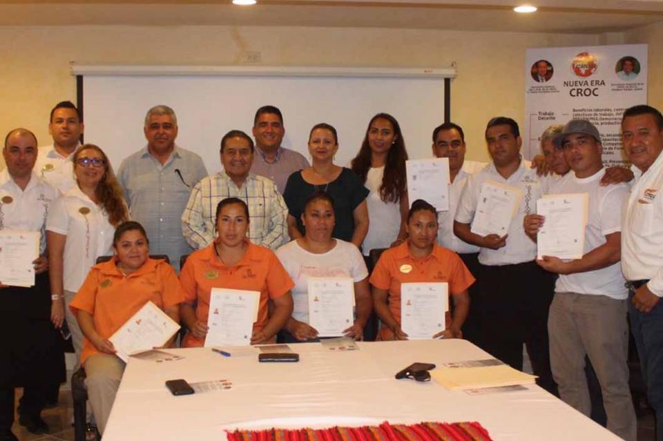 croc4ago2 Trabajadores de la CROC en Loreto reciben su certificado en competencias laborales