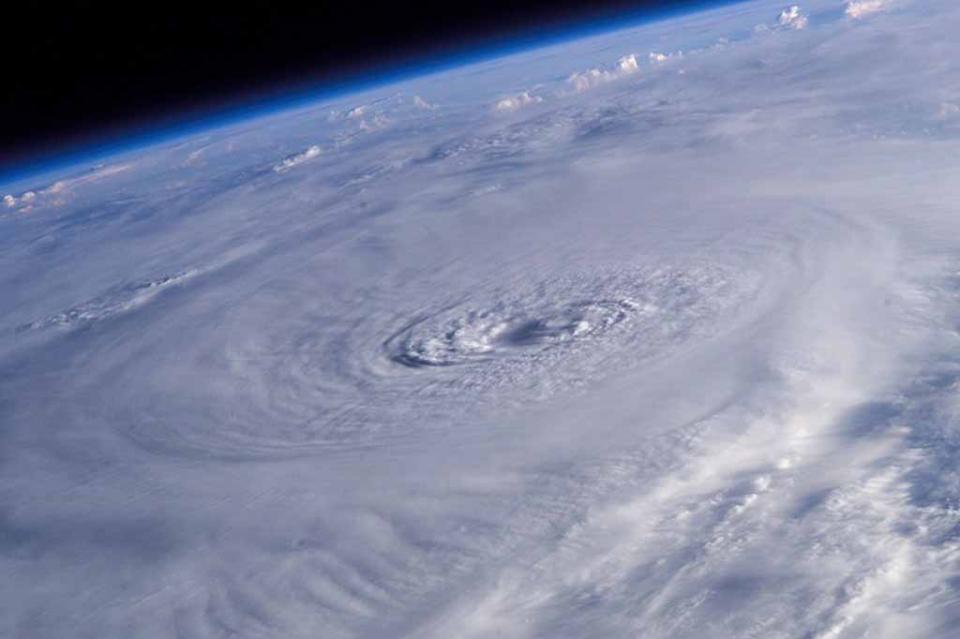 Huracán Florence se debilita pero persiste riesgo de marejada y lluvias Huracán Florence se debilita pero persiste riesgo de marejada y lluvias